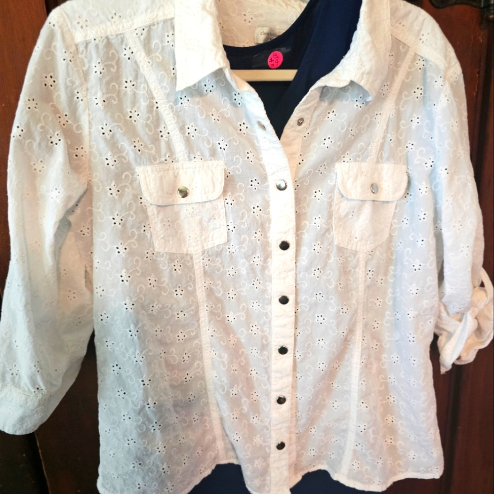 3/4 Sleeve Eyelet Top